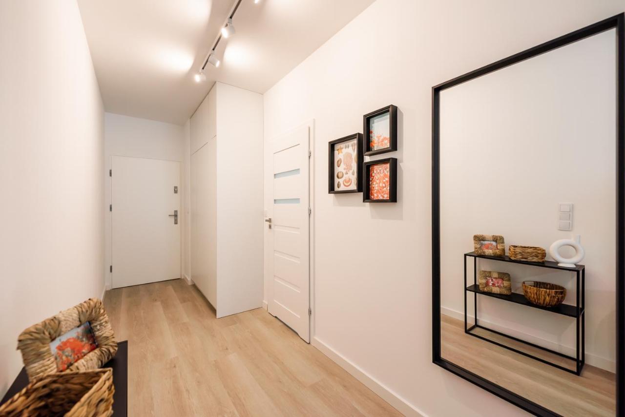 Wola Cosy White Apartment Varşovia Exterior foto